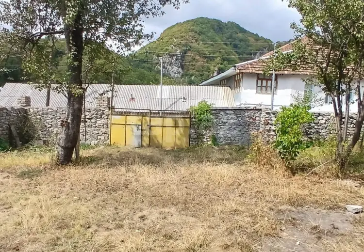 3 otaqlı mənzil , Oğuz