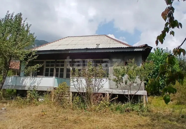 3 otaqlı mənzil , Oğuz