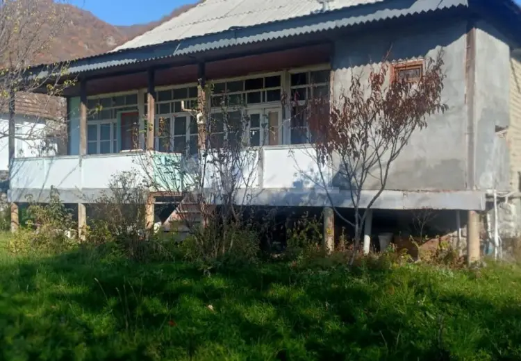 3 otaqlı mənzil , Oğuz