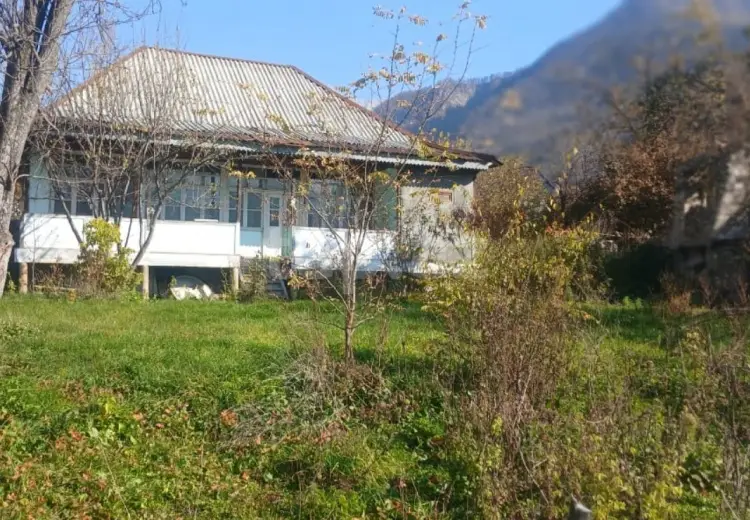 3 otaqlı mənzil , Oğuz
