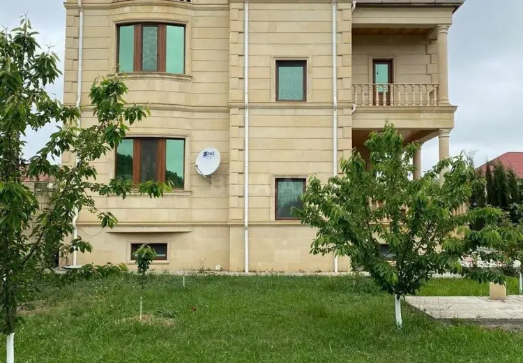 7 otaqlı mənzil Satılır, Quba