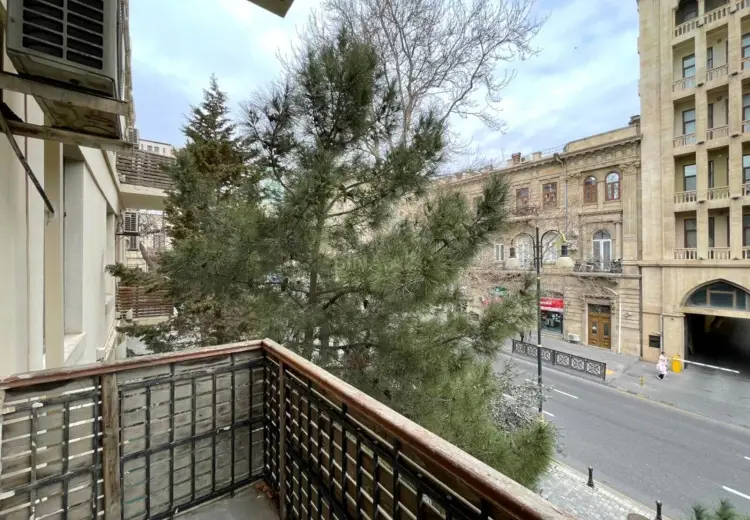 100 m² Obyekt / Ofis Kirayə (aylıq), Səbail, Bakı