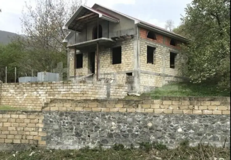 3 otaqlı mənzil , Şəki