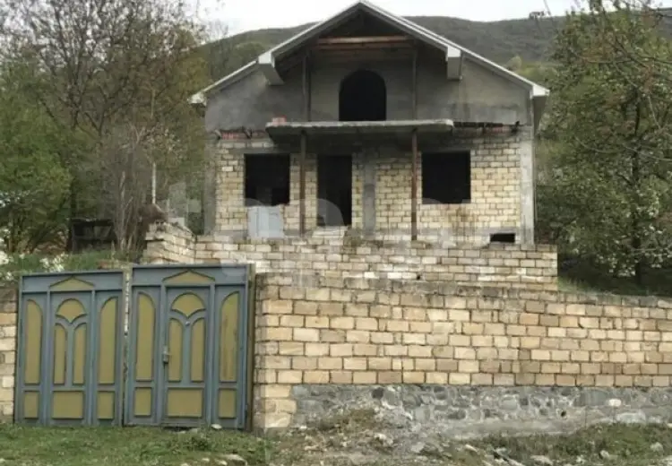 3 otaqlı mənzil , Şəki