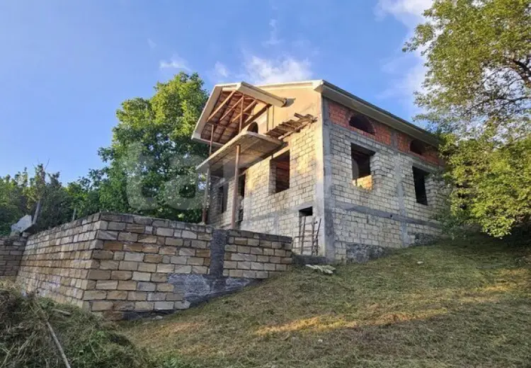 3 otaqlı mənzil , Şəki