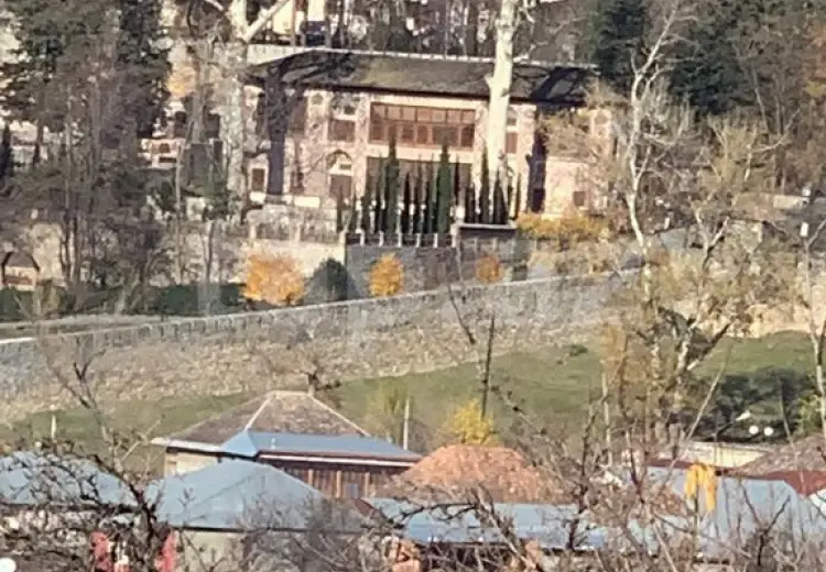 3 otaqlı mənzil , Şəki