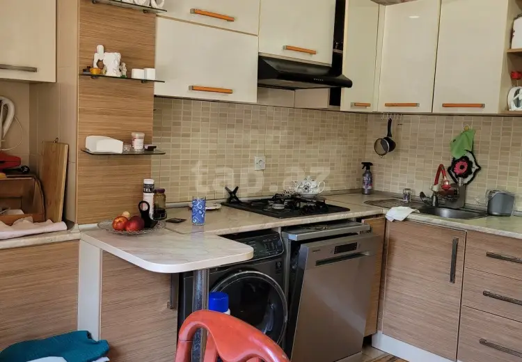 3 otaqlı mənzil , Bakı
