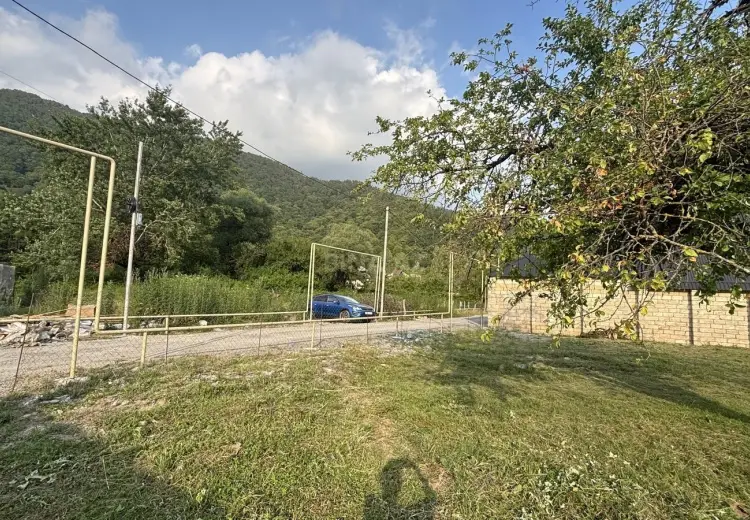 5 sot Torpaq Satılır, Qəbələ