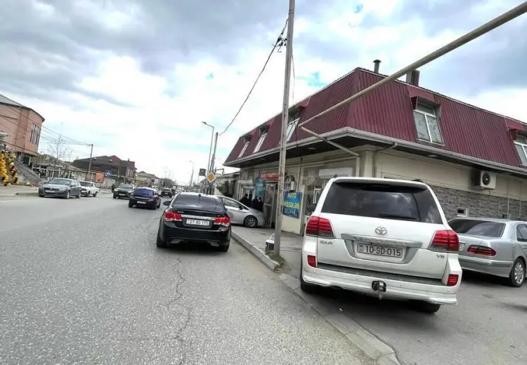 320 m² Obyekt / Ofis Satılır, Binəqədi, Bakı