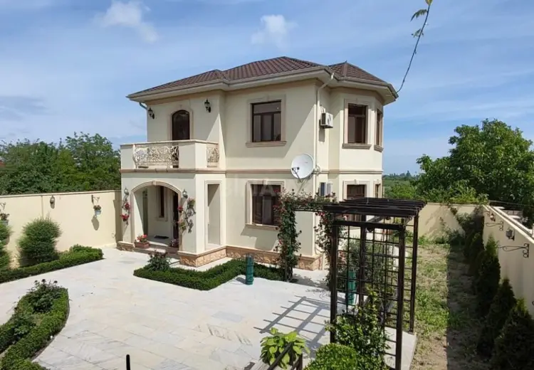 4 otaqlı mənzil Satılır, Quba