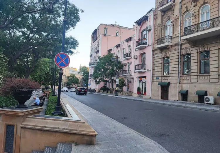 209 m² Obyekt / Ofis Satılır, Səbail, Bakı