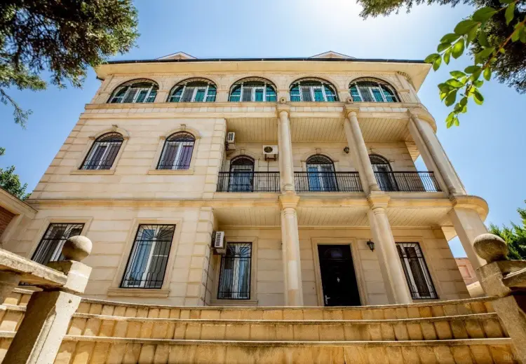 6 otaqlı mənzil Satılır, Badamdar qəs., Səbail, Bakı