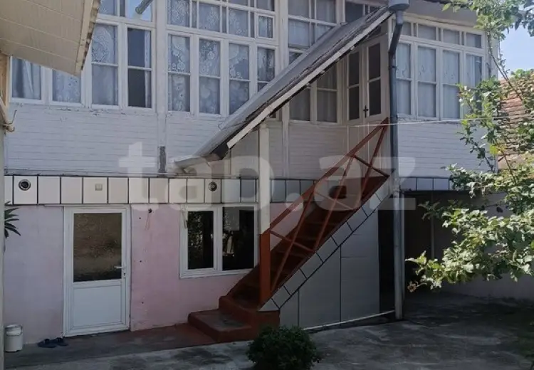 3 otaqlı mənzil , Şəki