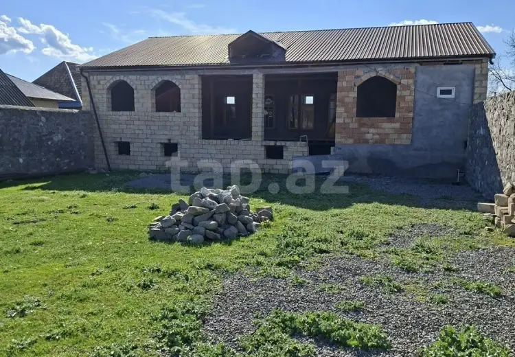 3 otaqlı mənzil , Şəki