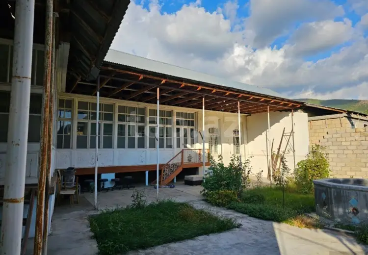 3 otaqlı mənzil , Şəki