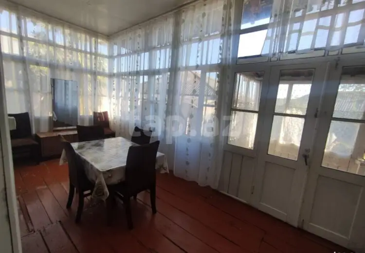 3 otaqlı mənzil , Şəki