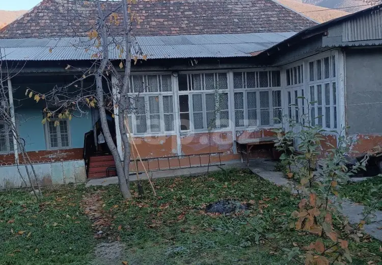3 otaqlı mənzil , Şəki