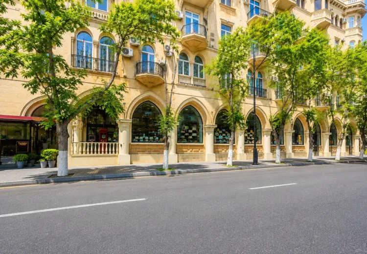 240 m² Obyekt / Ofis Satılır, Səbail, Bakı