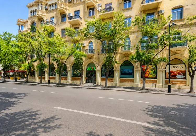 240 m² Obyekt / Ofis Satılır, Səbail, Bakı