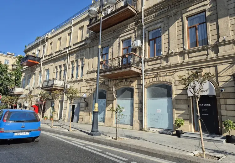300 m² Obyekt / Ofis Kirayə (aylıq), Nəsimi, Bakı