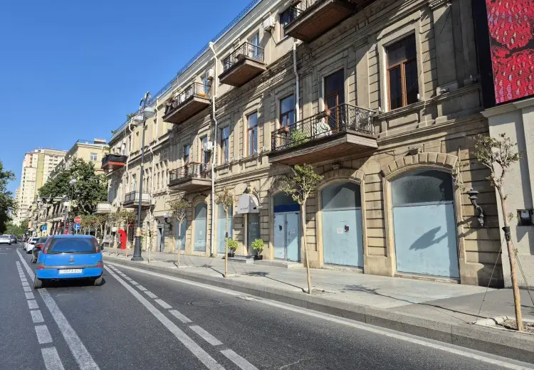 300 m² Obyekt / Ofis Kirayə (aylıq), Nəsimi, Bakı
