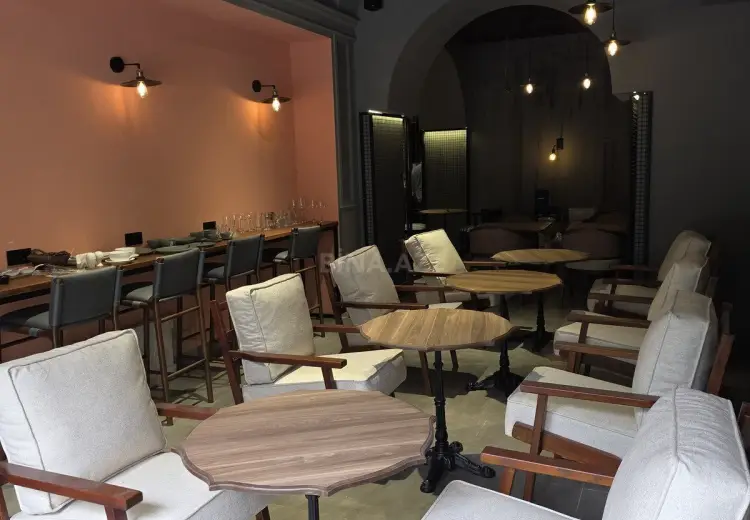 100 m² Obyekt / Ofis Kirayə (aylıq), Səbail, Bakı