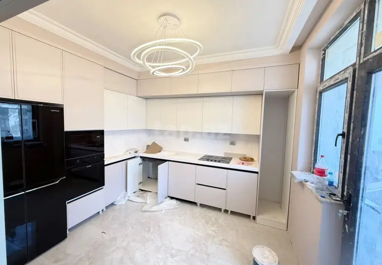 3 otaqlı mənzil , Bakı