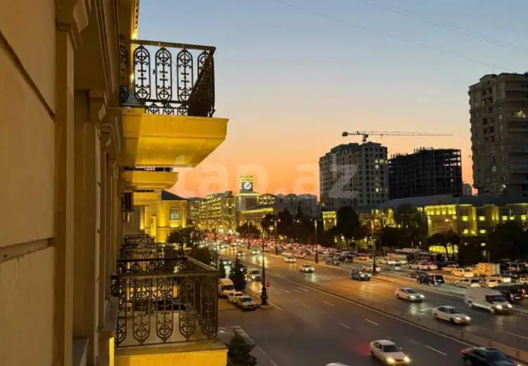 3 otaqlı mənzil , Bakı