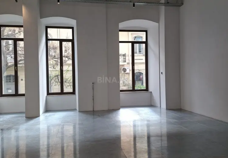 860 m² Obyekt / Ofis Kirayə (aylıq), Səbail, Bakı