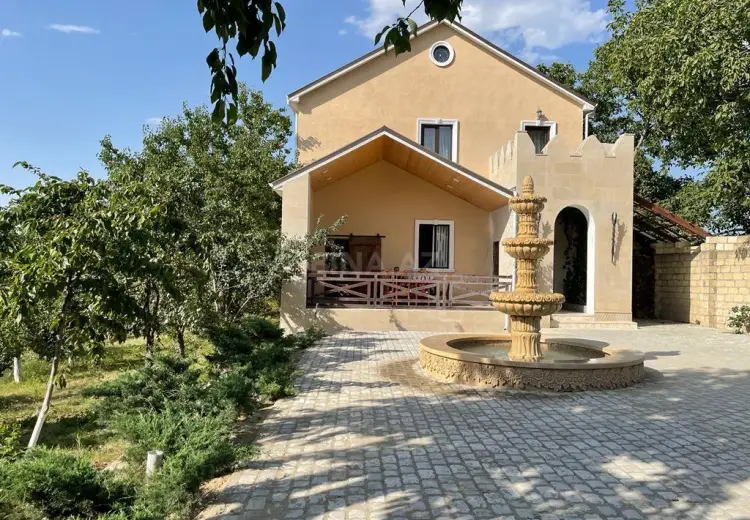 6 otaqlı mənzil Satılır, Quba