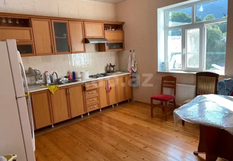 3 otaqlı mənzil , Qax