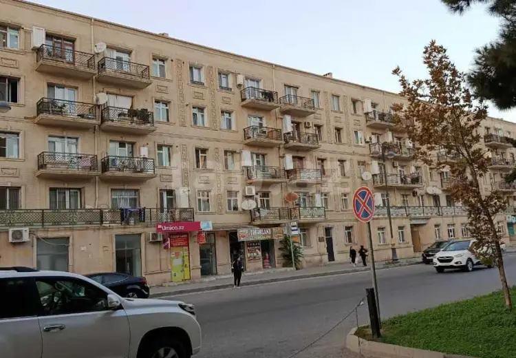 3 otaqlı mənzil , Bakı