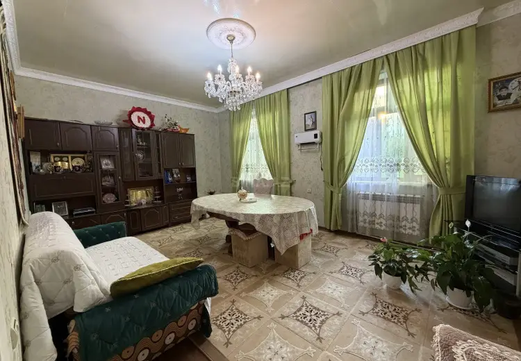 6 otaqlı mənzil Satılır, Gəncə