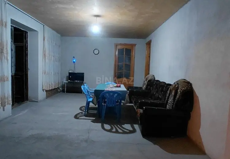 9 otaqlı mənzil Satılır, Quba