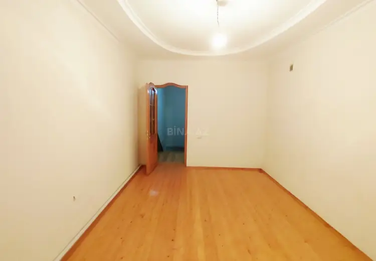 9 otaqlı mənzil Satılır, Quba