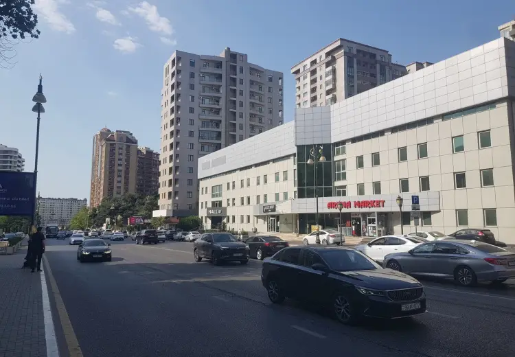 1400 m² Obyekt / Ofis Satılır, Nərimanov, Bakı