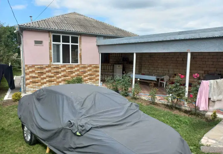 5 otaqlı mənzil Satılır, Şamaxı