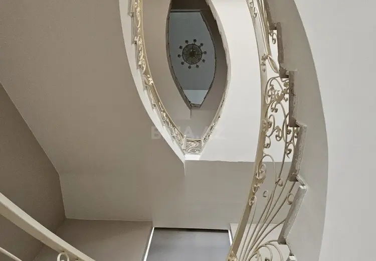 12 otaqlı mənzil Satılır, Badamdar qəs., Səbail, Bakı