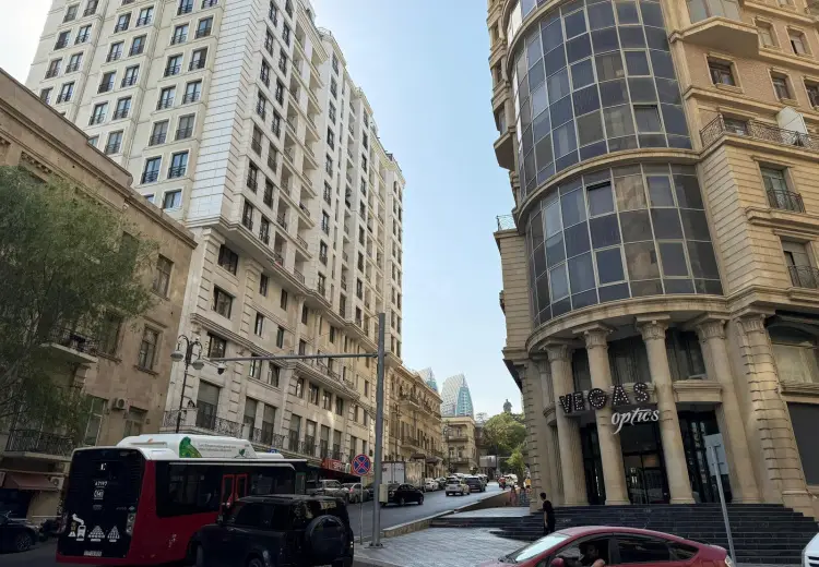450 m² Obyekt / Ofis Satılır, Səbail, Bakı