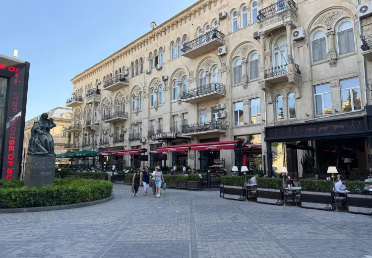 98 m² Obyekt / Ofis Satılır, Səbail, Bakı