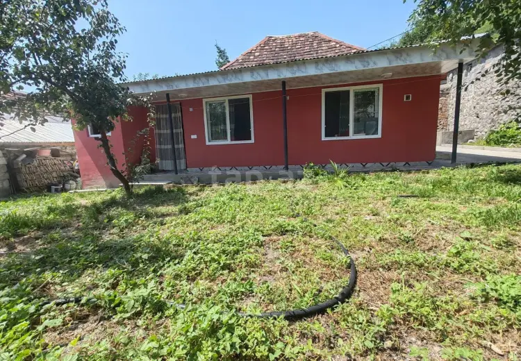 3 otaqlı mənzil , Şəki