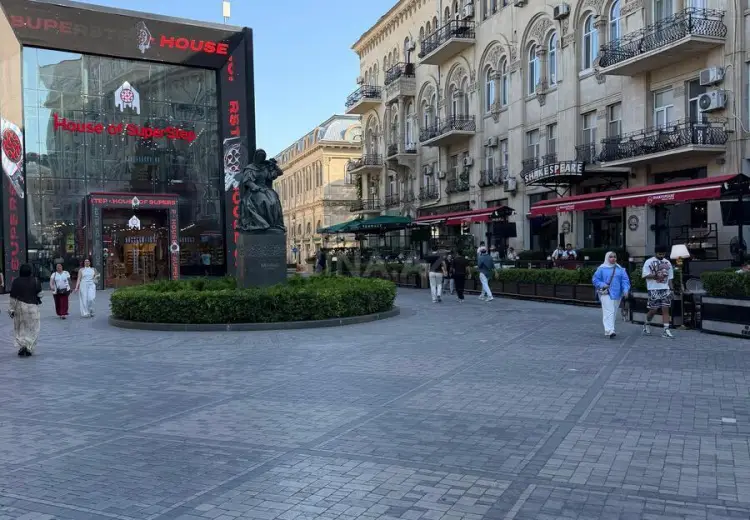 1200 m² Obyekt / Ofis Satılır, Sahil qəs., Səbail, Bakı