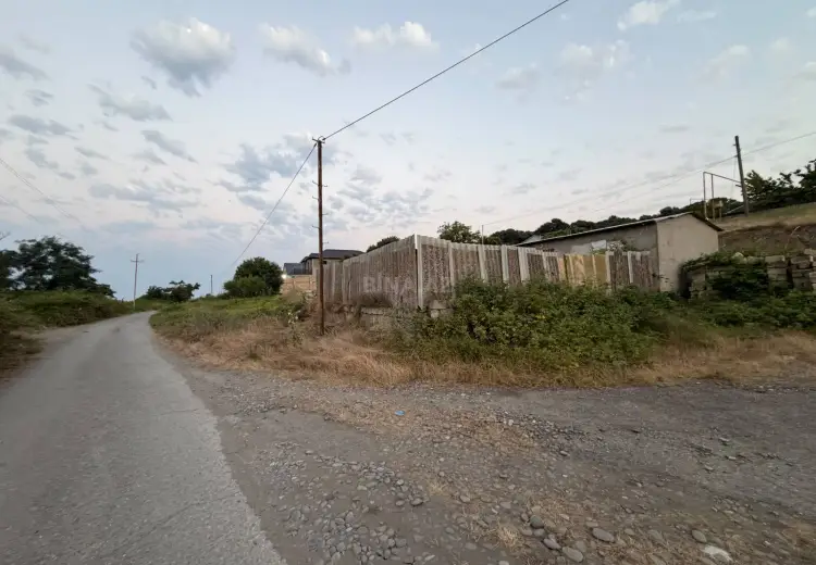7 sot Torpaq Satılır, Nabran