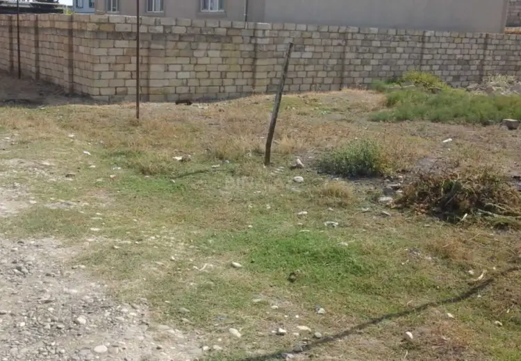 4 sot Torpaq Satılır, Xudat
