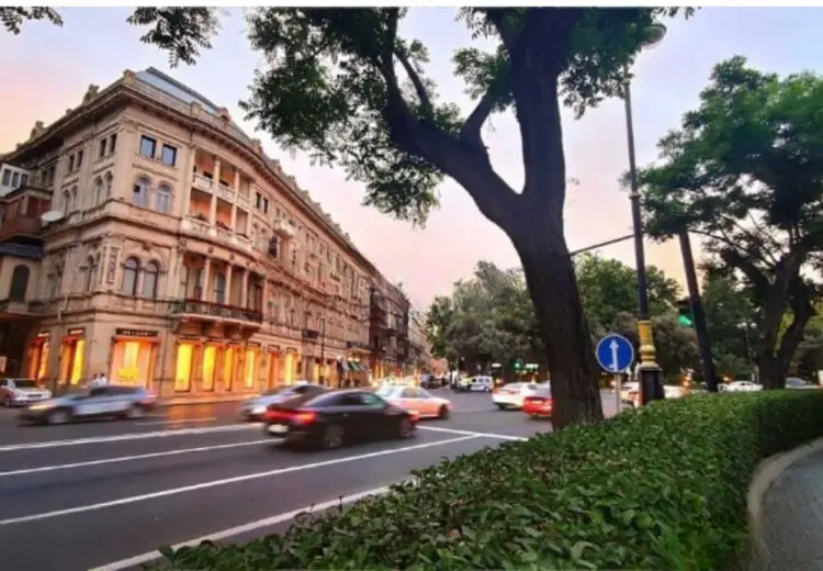 4 otaqlı mənzil Satılır, İçəri şəhər, Səbail, Bakı