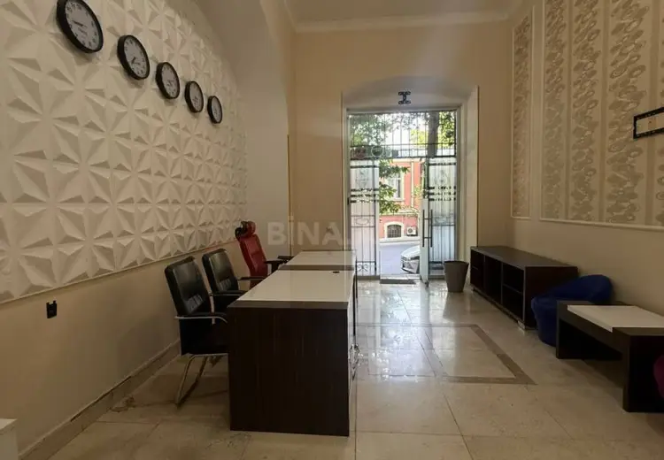 135 m² Obyekt / Ofis Kirayə (aylıq), Səbail, Bakı
