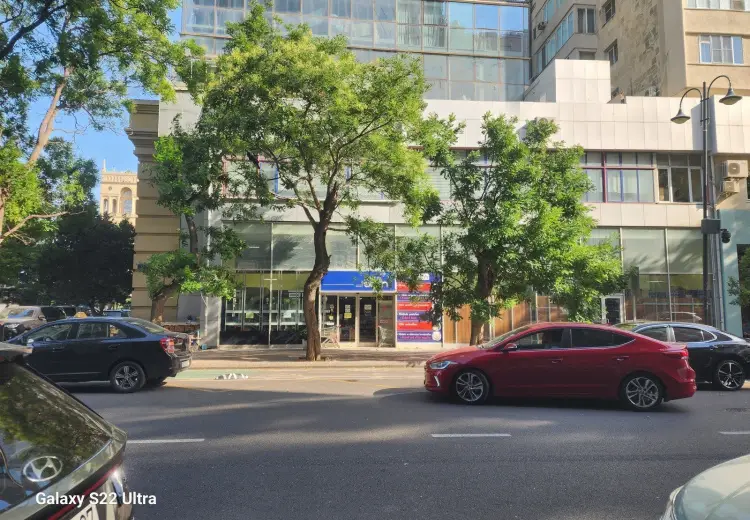 200 m² Obyekt / Ofis Satılır, Bayıl qəs., Səbail, Bakı