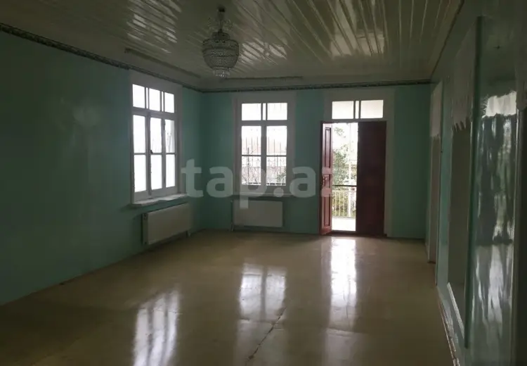 3 otaqlı mənzil , Şəki