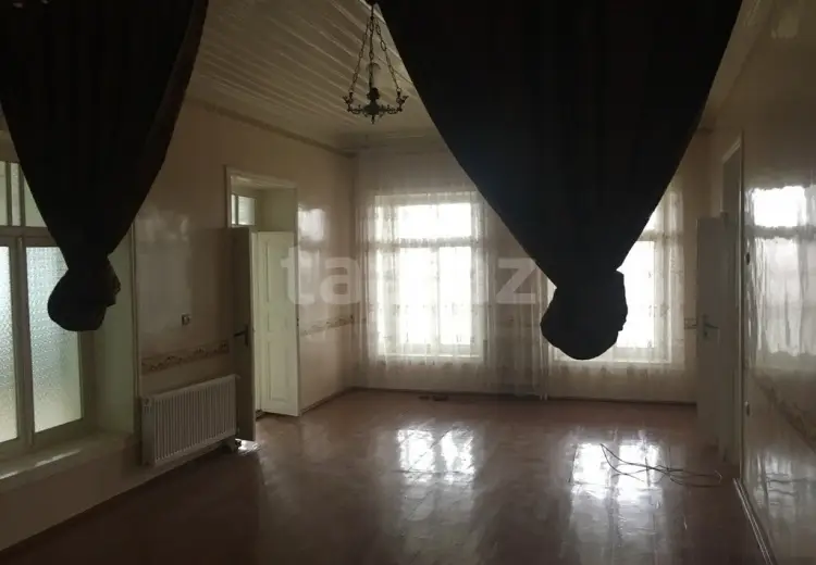 3 otaqlı mənzil , Şəki