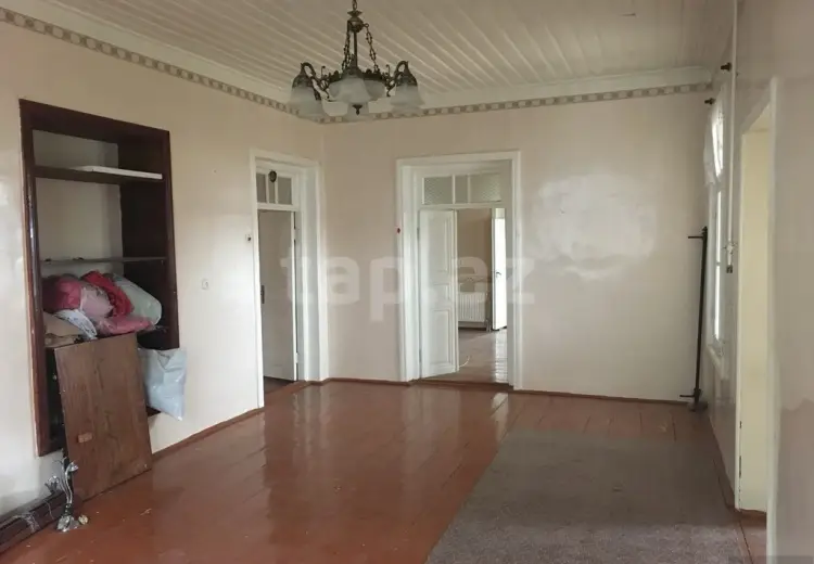 3 otaqlı mənzil , Şəki